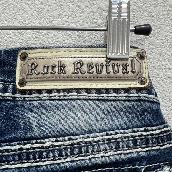 Rock Revival Leni straight 26 Distressed Jeans. - Picture 8 of 10